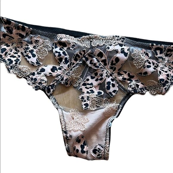 Victoria secret very sexy thong - Picture 6 of 7